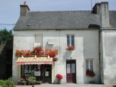 Maison à boutique, 17 place Nominoë (Bains-sur-Oust)