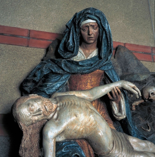 Groupe sculpté de la Vierge de Pitié