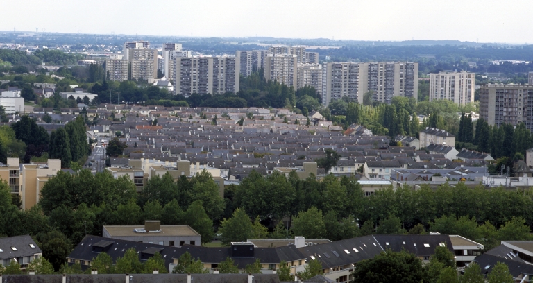 Lotissement Badault, 2 à 14, 1 à 25 rue Jean-Le Ny ; 2 à 24, 1 à 23 rue Jean-Bras ; 2 à 24, 1 à 27 rue Joseph-Vaillant ; 2 à 26, 1 à 23 rue Robert-Chevrier ; rue Roger-Chevrel ; rue Albert-Gérard ; 2 à 32, 13 à 35 rue Louis-Mazan ; 12 à 38, 11 à 39 rue Francis-Mariotte ; rue Albert-Briand (Rennes)