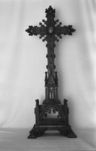 Croix-reliquaire (Bazouges-la-Pérouse)