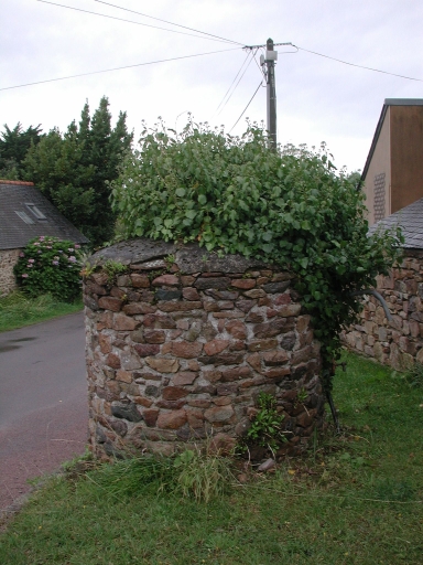 Puits du placis, l'Arcouëst, Chemin de Rohou (Ploubazlanec)