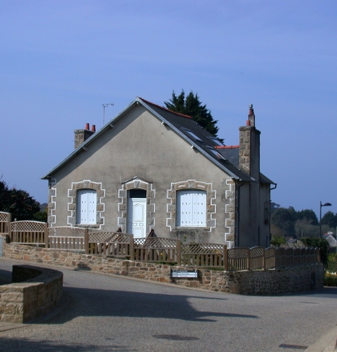 Maison, rue de Ieselnita ; rue des Plages (Trélévern)