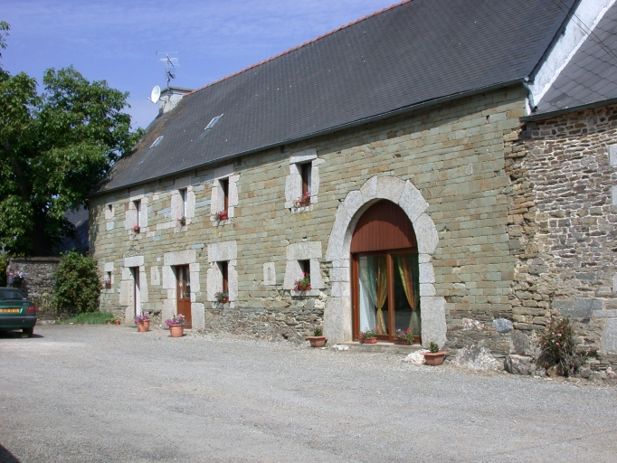Maison de marchand de toiles, Tréviel (Saint-Caradec)