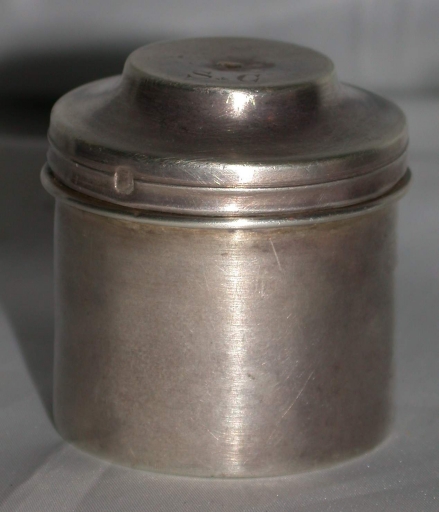 Ampoule à saint chrême
