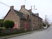 Alignement de maisons, 14bis-14-12 rue de la Mairie (Orgères)