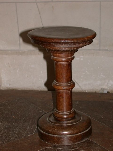 9 Tabourets