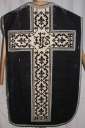 Ornement noir 4 : chasuble, bourse de corporal, étole, manipule, voile de calice