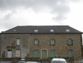 Maison, 3-5 place du Château (Hédé fusionnée avec Bazouges-sous-Hédé pour former la commune de Hédé-Bazouges en 2009)