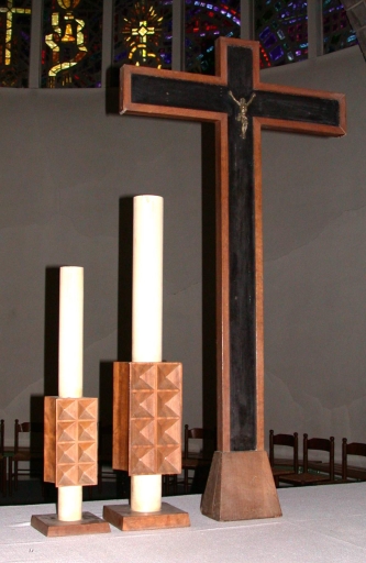 Garniture d'autel : croix et 6 chandeliers