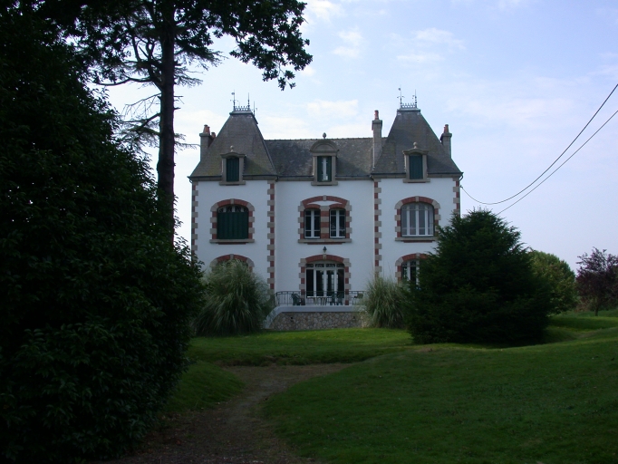 Maison, 16 rue de la Résistance (Pluméliau fusionnée en Pluméliau-Bieuzy en 2019)