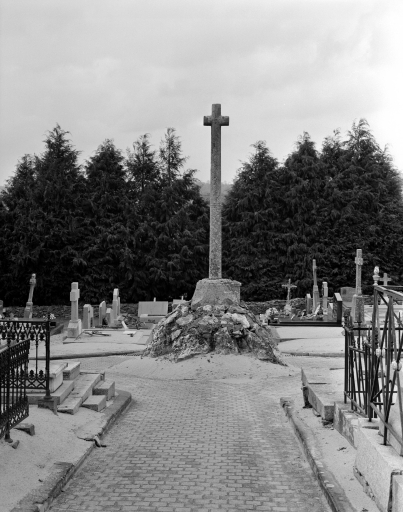 Cimetière, rue  de l'Oust (Uzel)