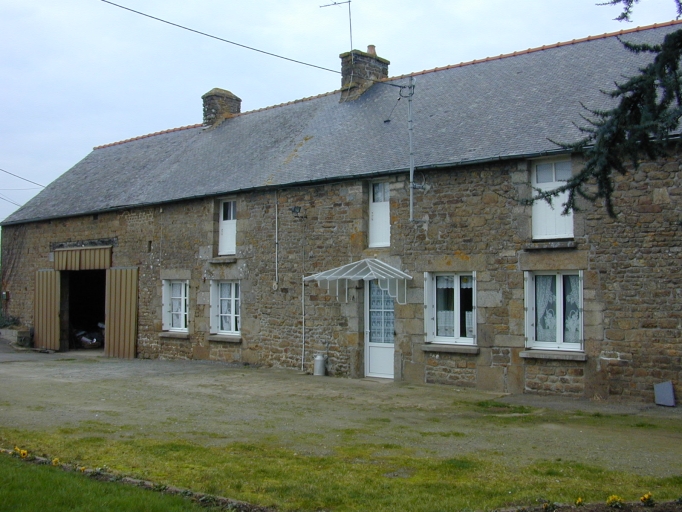 Alignement de deux fermes, la Rouelle (Sens-de-Bretagne)