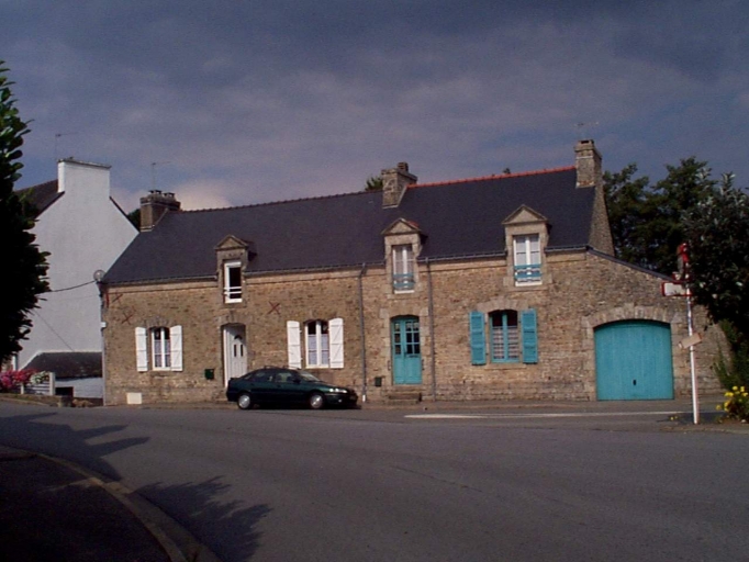 Ensemble de deux maisons, rue du Pont (Guénin)