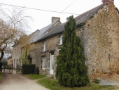 Alignement de maisons, la Machelais (Liffré)