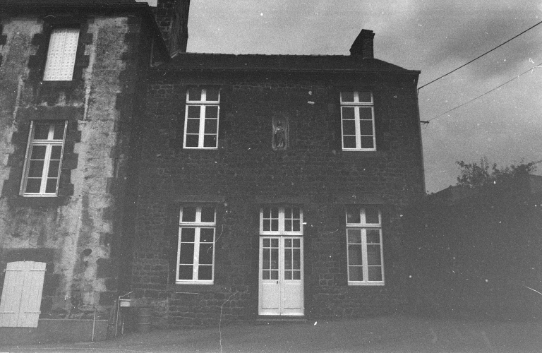 École privée, rue Beau Manoir (Hédé fusionnée avec Bazouges-sous-Hédé pour former la commune de Hédé-Bazouges en 2009)