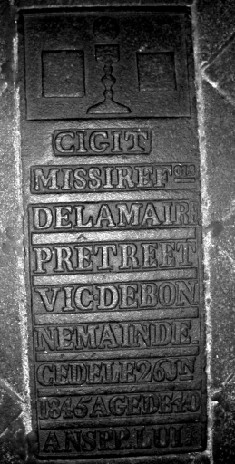 Dalle funéraire de l'abbé François Delamaire