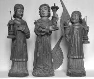 Statues (3, statuette) : anges porte-chandelier, église paroissiale Saint-Guérec (Cléguérec)