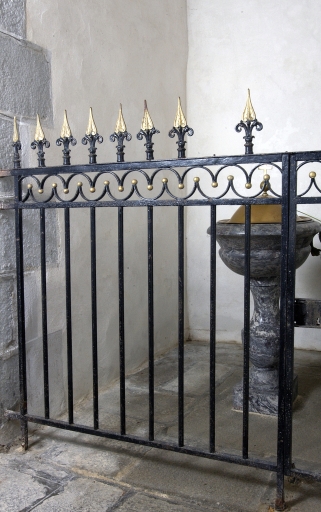 Clôture des fonts baptismaux