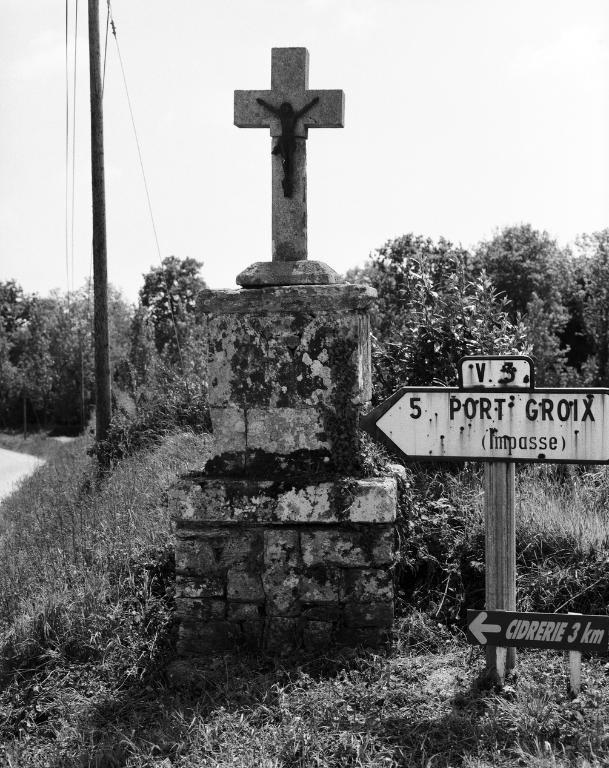 Croix de chemin, près de Branrun (Surzur)