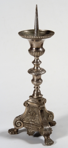 Série de 4 chandeliers d'autel