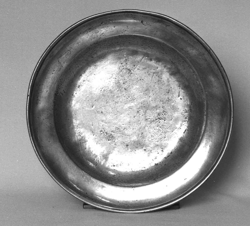 Plat de quête (1), église paroissiale Saint-Ronan (Locronan)