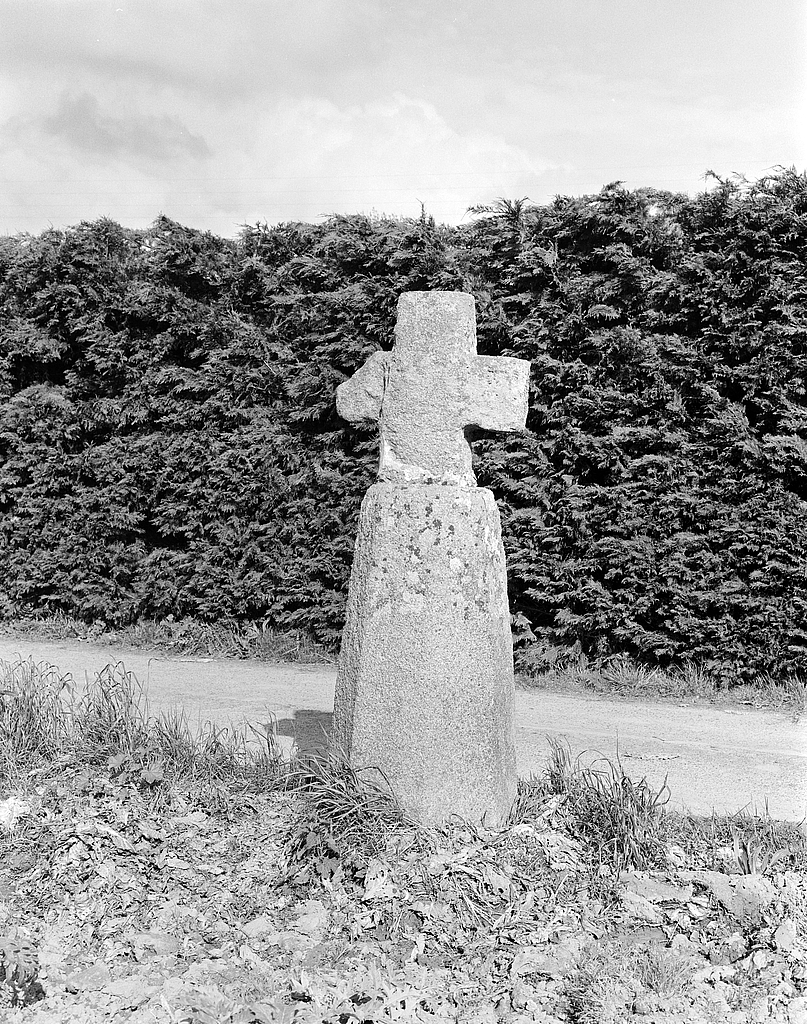 Croix monumentale, Lanvaden (Plouénan)