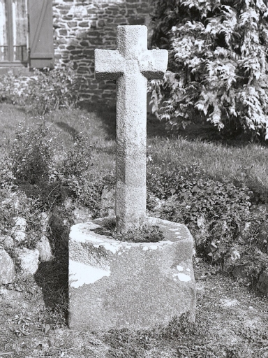 Croix de chemin, la Hairière (Baguer-Pican)