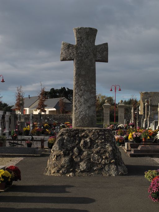 Croix de cimetière (Guillac)