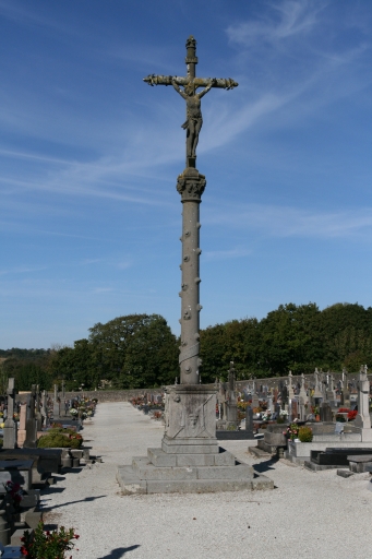 Croix de cimetière, rue du Cimetière (Pleyben)
