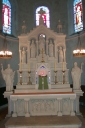 Ensemble du maître-autel : autel, tabernacle, retable, 2 gradins, 2 degrés d'autel
