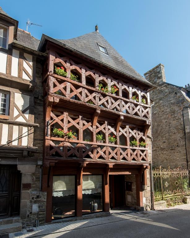 Maison à pan de bois, 12 rue Colvestre (Tréguier)