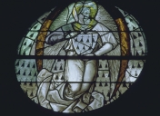 Verrière de la baie 23 (verrière décorative) : ange portant les armes de Bretagne