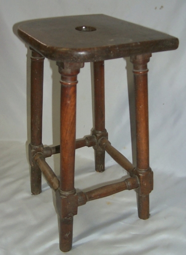 Tabouret d'église (Guipry fusionnée en Guipry-Messac en 2016)
