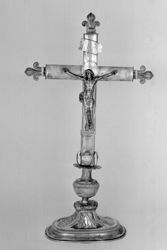 Croix d'autel
