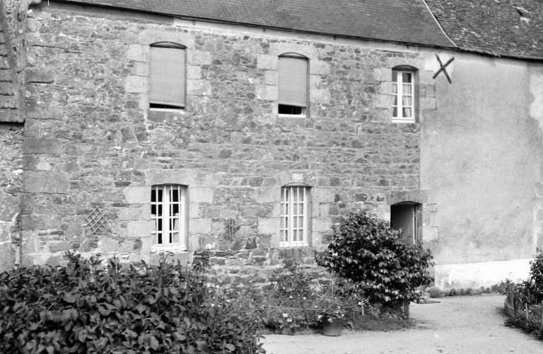 Ferme, rue de Roudouanton (Saint-Quay-Perros)
