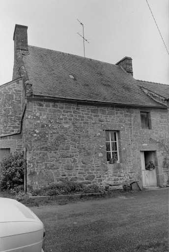 Maison de prêtre, les Noës (Saint-Étienne-en-Coglès fusionnée en Maen Roch en 2017)
