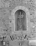 Statue : Vierge à l'enfant, place Jules Simon (Fougères)