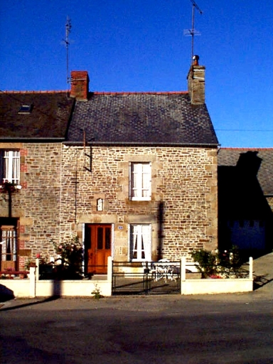 Maison, 2 rue de la Mairie (Epiniac)