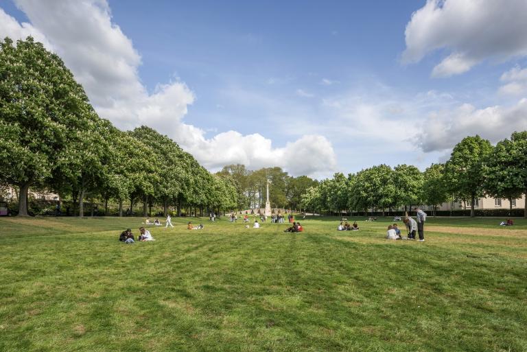 Jardin public, dit Le Thabor, rue de Paris ; place Saint-Melaine ; rue de la Palestine ; boulevard de la Duchesse-Anne (Rennes)