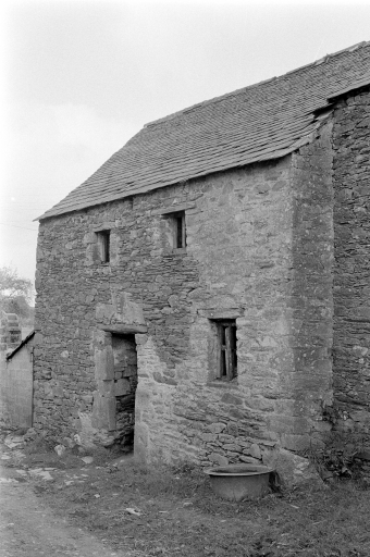 Ancienne ferme et maison de prêtre, Kerouès (Sizun)