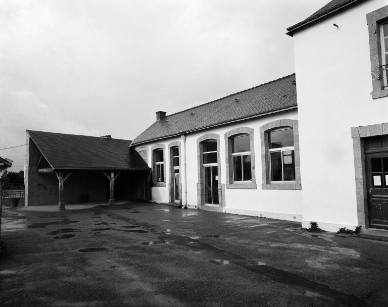 Mairie, école primaire, 18 route d'Armorique (La Trinité-Surzur)