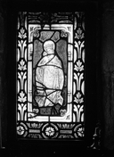 Verrière : Vierge à l'Enfant, verrière à personnages, manoir de Kerléguen (Grand-Champ)