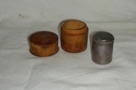 Ampoule aux saintes huiles et boîte