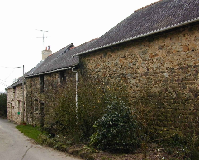 Alignement de maisons, la Busardière (Liffré)