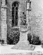 Monument aux morts 1, église paroissiale Saint-Pierre (Plounévez-Lochrist)