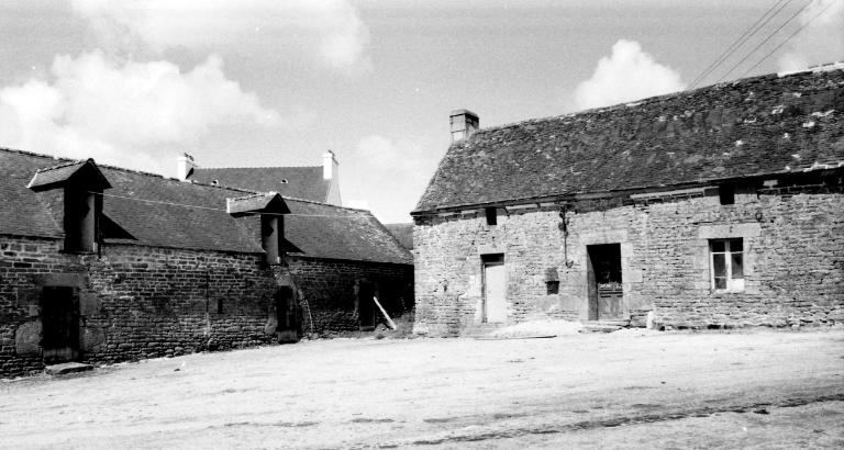 Les maisons et fermes de la commune de Trégourez