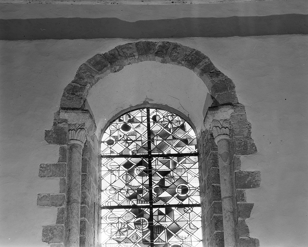 Chapiteaux (6), abbaye de bénédictins Saint-Gildas, de bénédictins de la congrégation de Saint-Maur, de soeurs de la charité de Saint-Louis (Saint-Gildas-de-Rhuys)