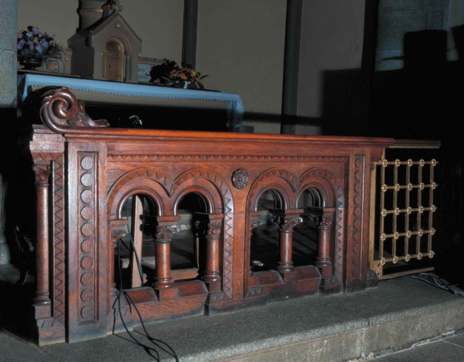 Ensemble de 2 clôtures de chapelles et d'une clôture de choeur