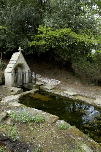 Fontaine de dévotion, lavoir Saint-Fiacre, près de Penpoul (Saint-Barthélemy)