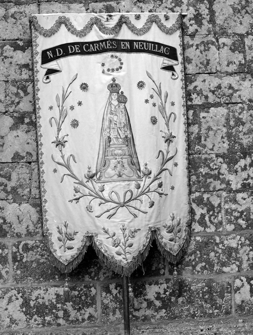 Bannière (2), chapelle Notre-Dame-de-Carmes (Neulliac)